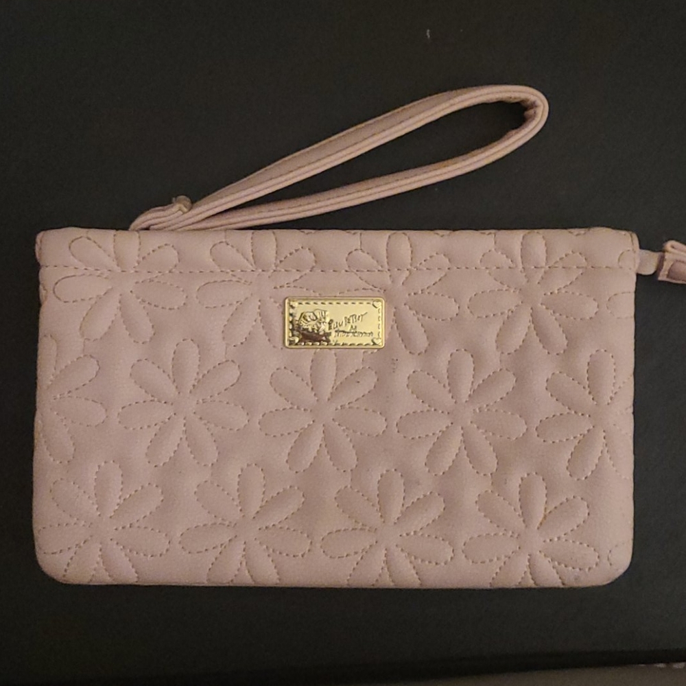 Wristlet